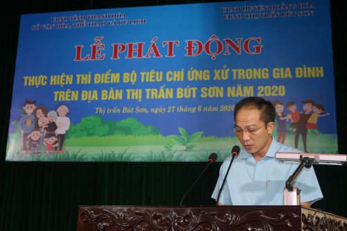 1. ông Lê Hồng Sơn- CT UBND TT Bút Sơn khai mạc lễ phát động.jpg